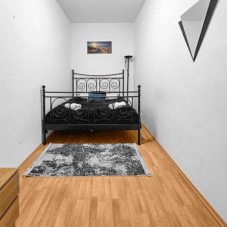 Modern Three-Bedroom, Triple King Beds ウィーン エクステリア 写真