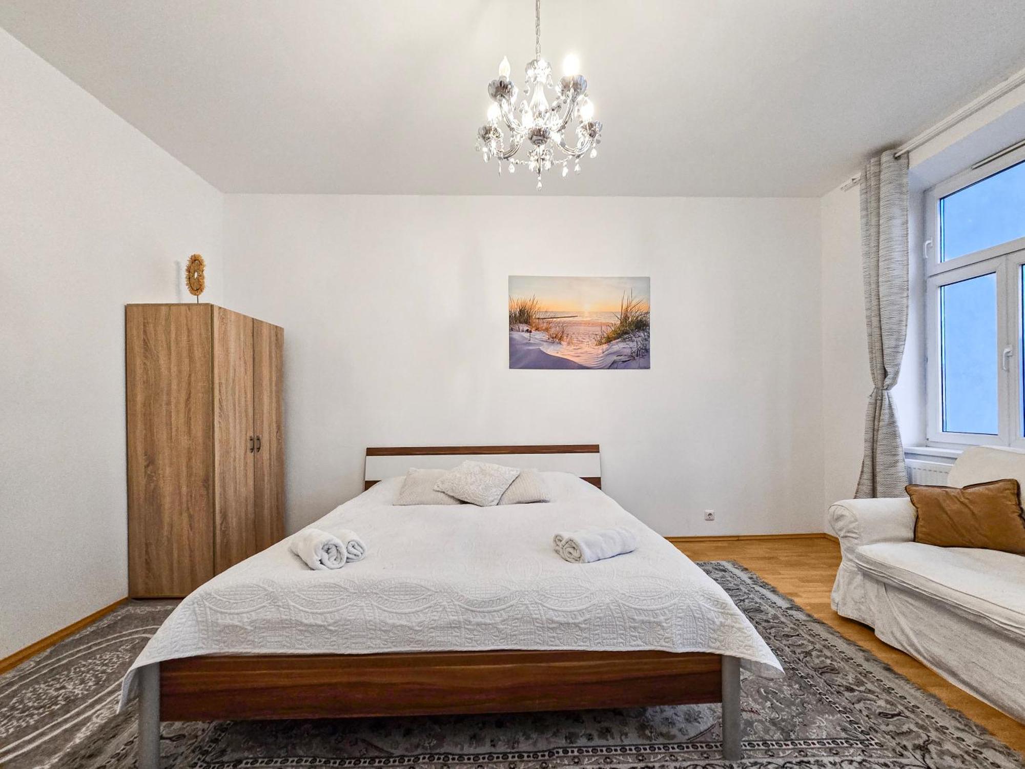 Modern Three-Bedroom, Triple King Beds ウィーン エクステリア 写真