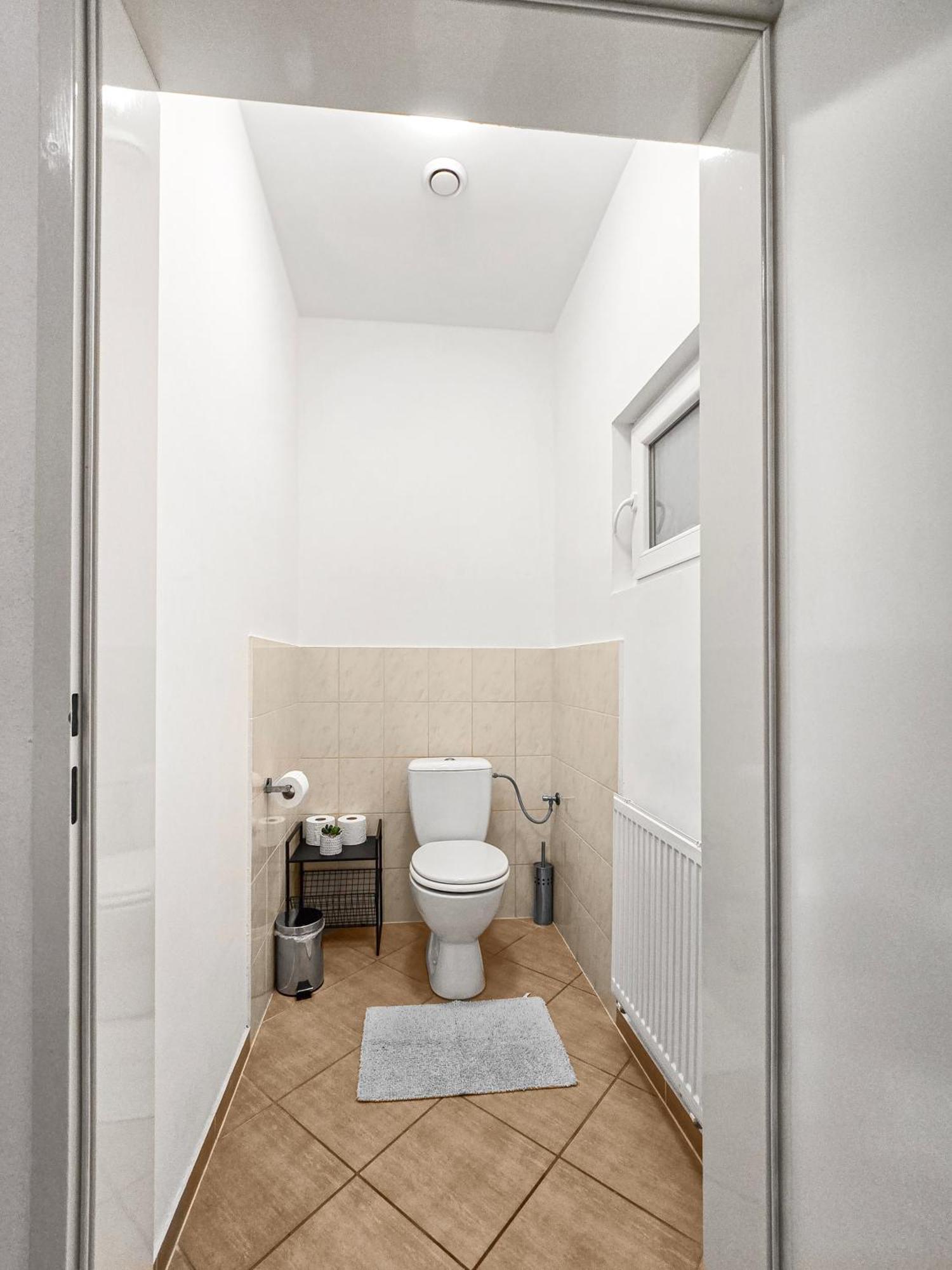 Modern Three-Bedroom, Triple King Beds ウィーン エクステリア 写真