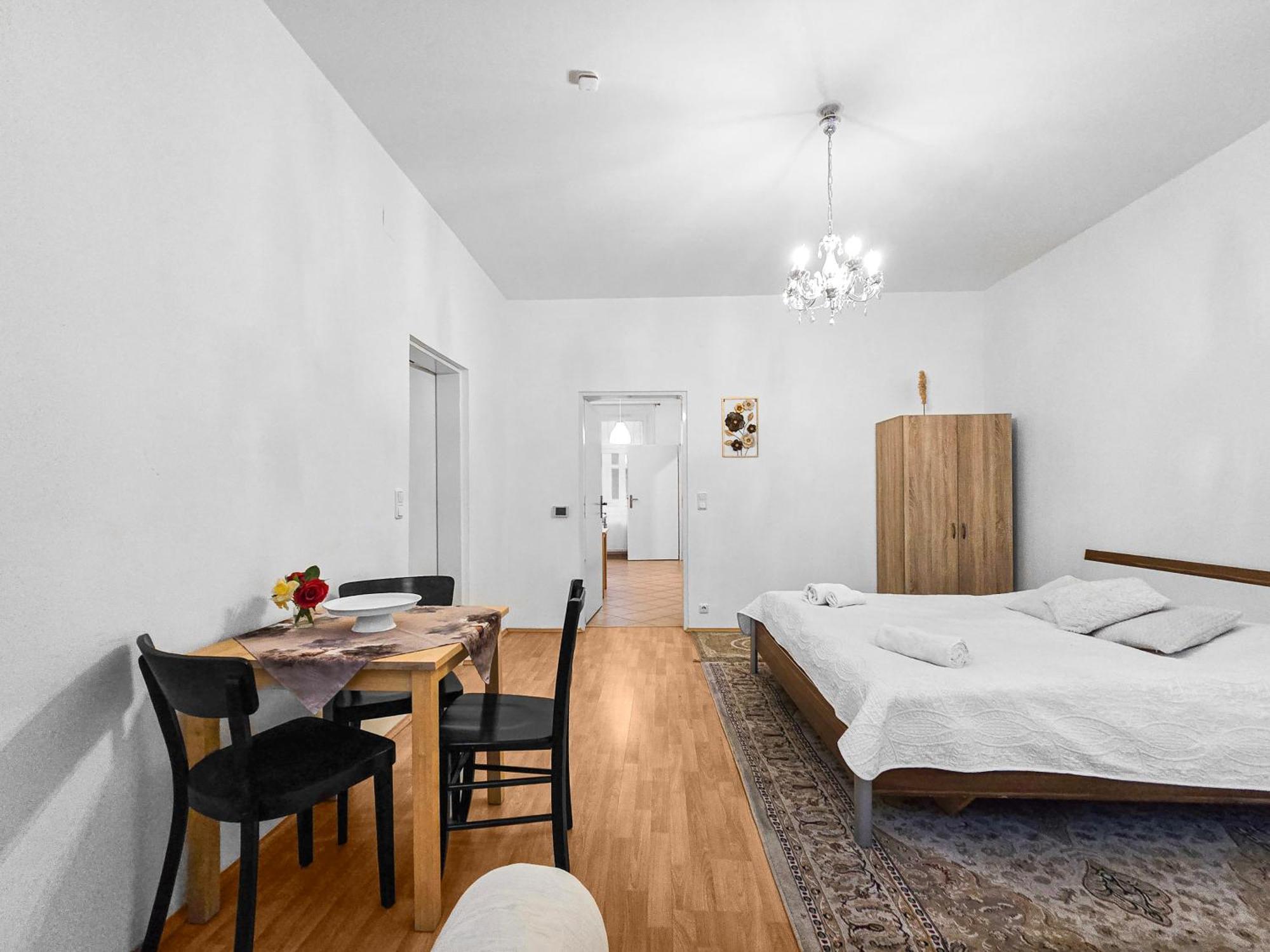 Modern Three-Bedroom, Triple King Beds ウィーン エクステリア 写真